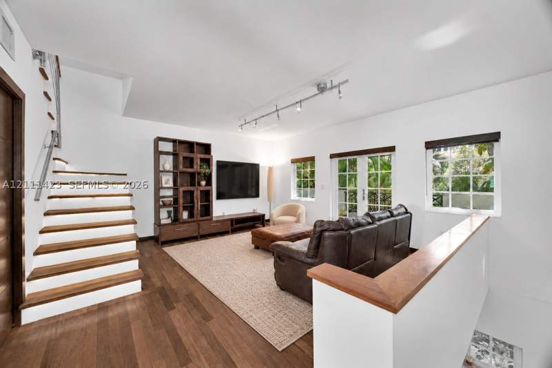 3 bedroom Townhouse at 261 Navarre Ave A-3, Gables Court Townhomes Co, Coral Gables — photo 5