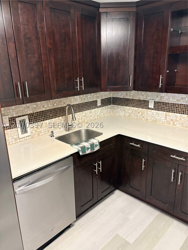 3 bedroom Condominium at 625 Biltmore Way 501, Gables Plaza Condo, Coral Gables — photo 4