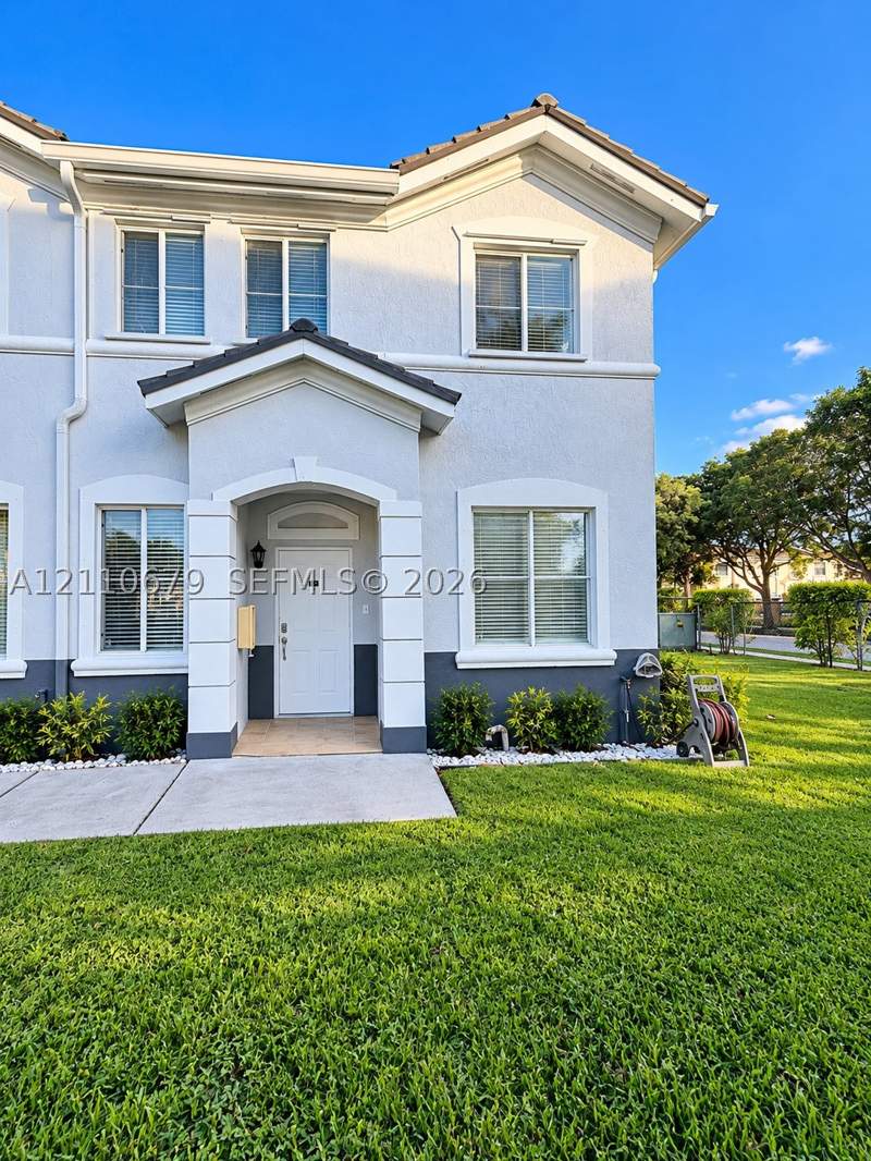 4 bedroom Condominium at 7301 NW 174th Ter 107, Shoma Villas II At Countr, Hialeah — photo 2