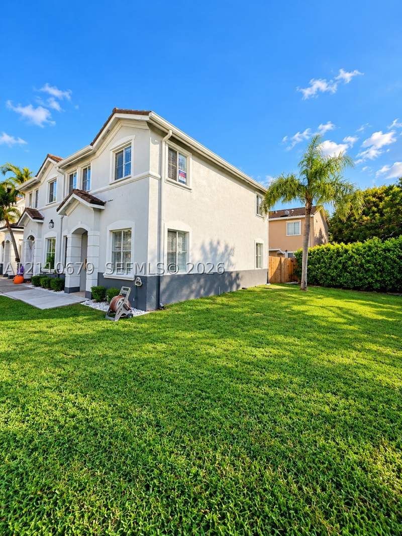 4 bedroom Condominium at 7301 NW 174th Ter 107, Shoma Villas II At Countr, Hialeah — photo 3