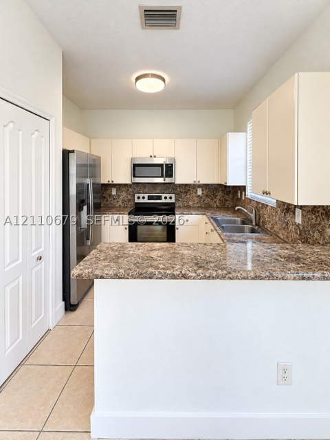 7301 NW 174th Ter 107, Hialeah FL - photo 6 of 17