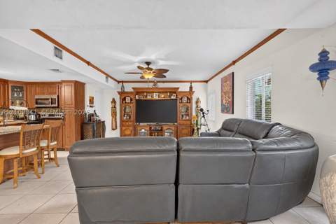 17608 SW 146th Ave, Miami FL - photo 15 of 47