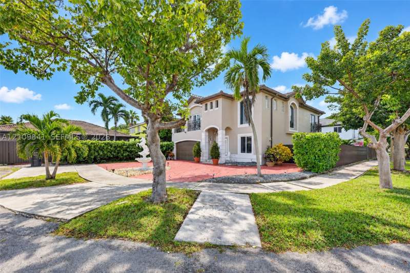 4 bedroom SingleFamilyResidence at 17608 SW 146th Ave, Summerwind Sub, Miami — photo 3