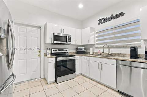 14418 SW 157th Path, Miami FL - photo 10 of 31
