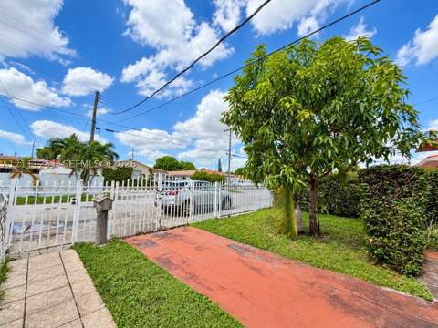 201 NW 61st Ave, Miami FL - photo 19 of 23