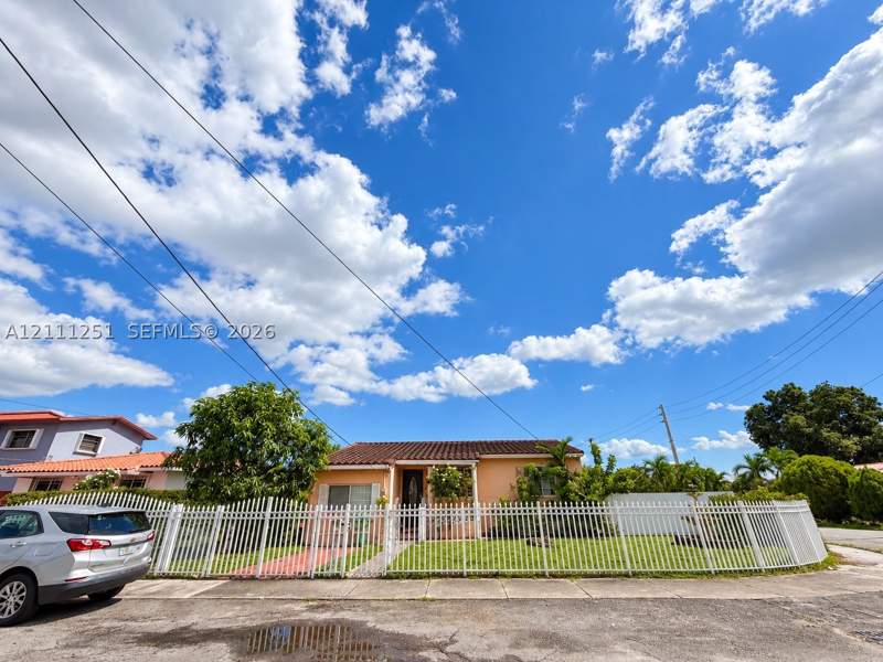 3 bedroom SingleFamilyResidence at 201 NW 61st Ave, West Flagler Pk Sec B, Miami — photo 2