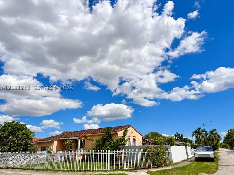 3 bedroom SingleFamilyResidence at 201 NW 61st Ave, West Flagler Pk Sec B, Miami — photo 3