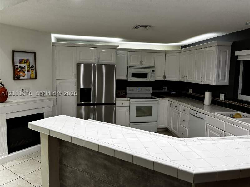3 bedroom SingleFamilyResidence at 14505 SW 143rd Pl, Country Walk West Sec 1, Miami — photo 5