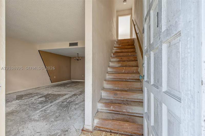 2 bedroom Condominium at 10840 N Kendall Dr W1, Spanish Trace Condo, Miami — photo 2