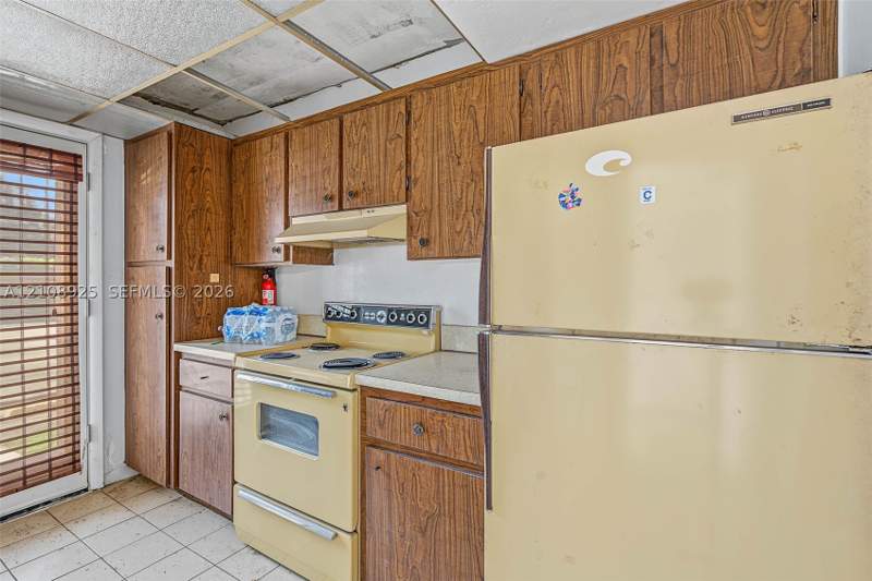 2 bedroom Condominium at 10840 N Kendall Dr W1, Spanish Trace Condo, Miami — photo 5