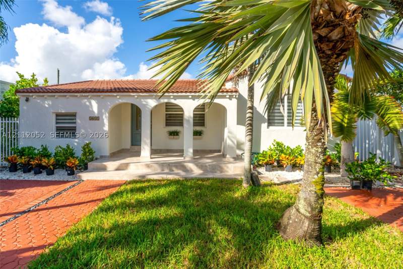 4 bedroom SingleFamilyResidence at 5635 SW 5th Ter, Tamiami Highlands, Miami — photo 2