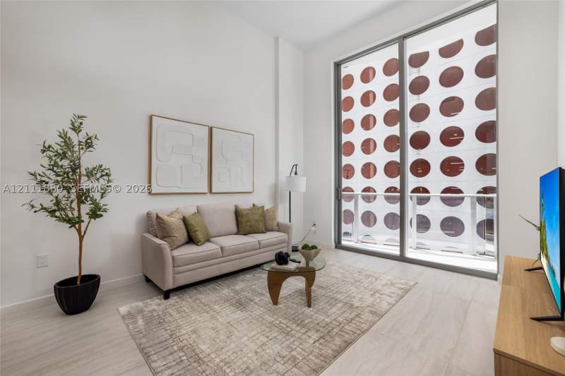 1 bedroom Condominium at 77 SE 5th St 311, Brickell Point, Miami — photo 5