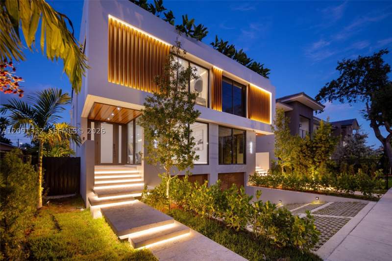 4 bedroom Condominium at 2753 SW 23rd Ter, Amnd Miami Suburban Acres, Miami — photo 4
