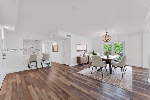 323 Navarre Ave 202, Coral Gables FL - photo 8 of 19