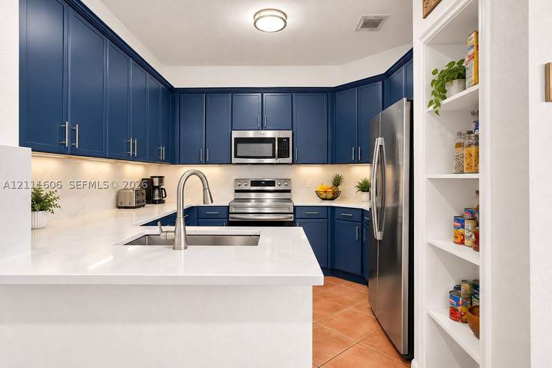4 bedroom Townhouse at 8505 SW 165th Pl, Kendalland, Miami — photo 2