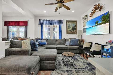 8505 SW 165th Pl, Miami FL - photo 6 of 19