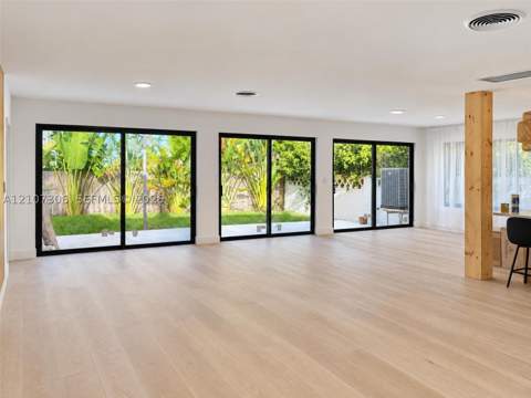 4322 Alton Rd, Miami Beach FL - photo 8 of 23