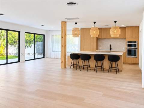 4322 Alton Rd, Miami Beach FL - photo 9 of 23