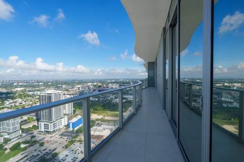 1400 Biscayne Boulevard #Ph5202, Miami FL - photo 12 of 35