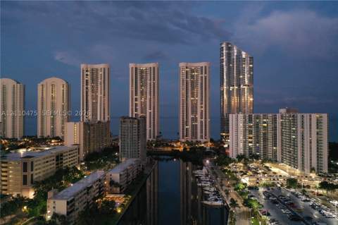 400 Kings Point Dr 601, Sunny Isles Beach FL - photo 15 of 17