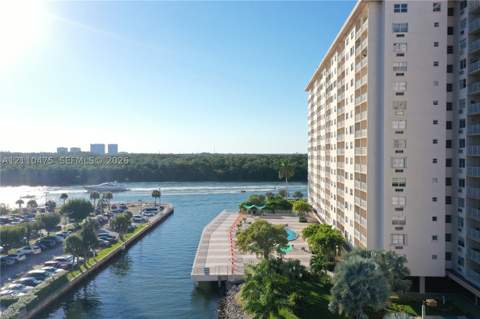 400 Kings Point Dr 601, Sunny Isles Beach FL - photo 8 of 17