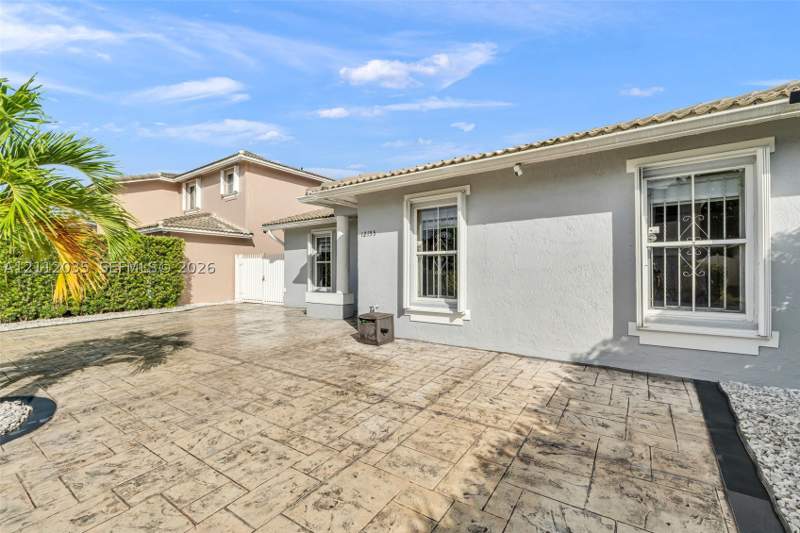 3 bedroom SingleFamilyResidence at 12155 SW 251st St, Biscayne Point South, Homestead — photo 3