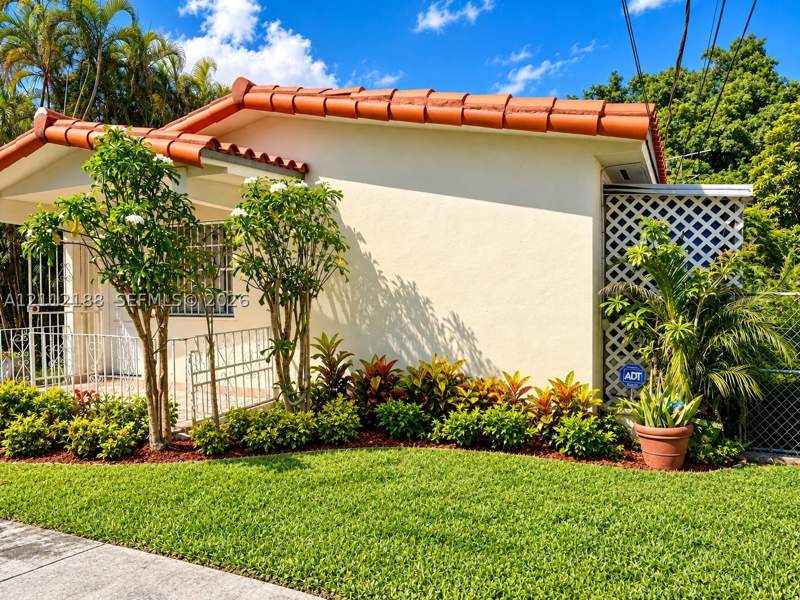 2 bedroom SingleFamilyResidence at 2445 SW 19th St, Silver Belle, Miami — photo 2