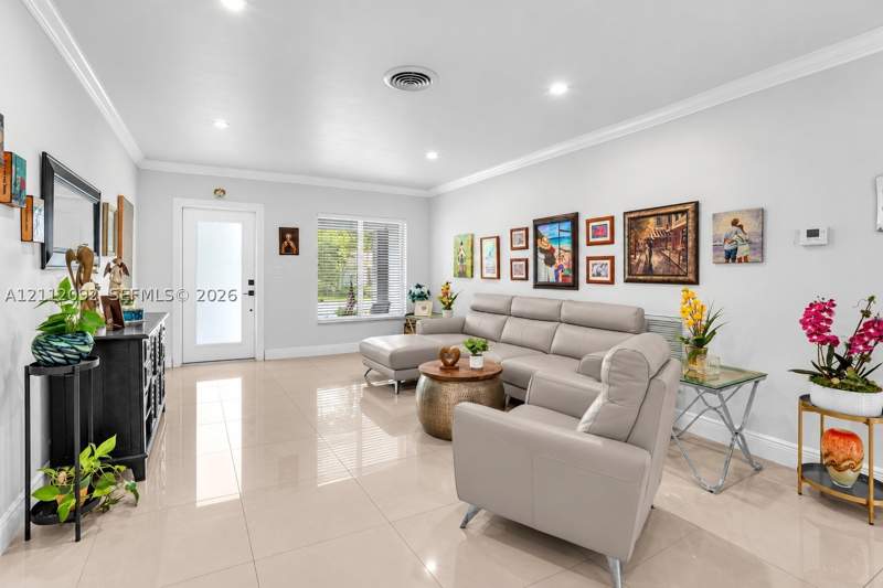 3 bedroom SingleFamilyResidence at 419 Sevilla Ave, Coral Gables Biltmore Sec, Coral Gables — photo 4