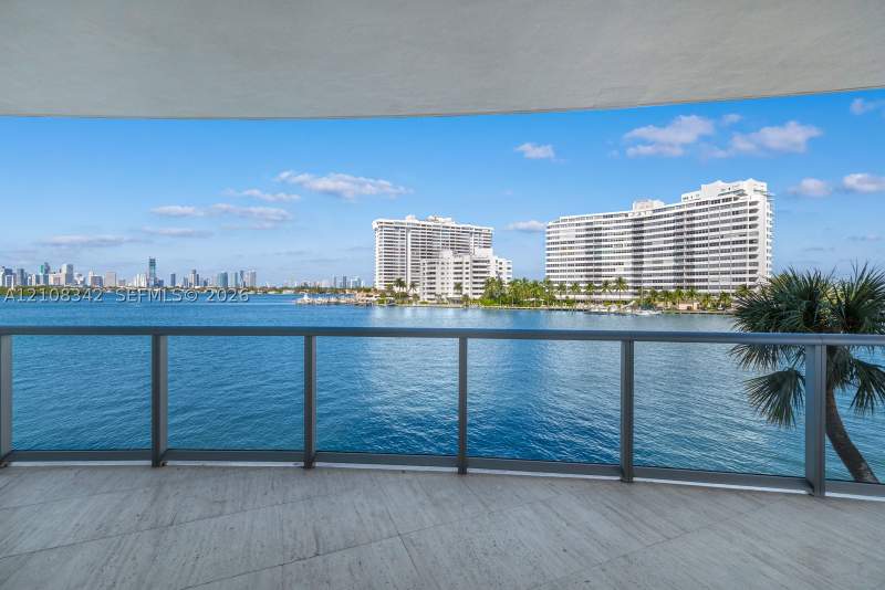 3 bedroom Condominium at 1470 16th St 301, Capri South Beach Condo, Miami Beach — photo 2