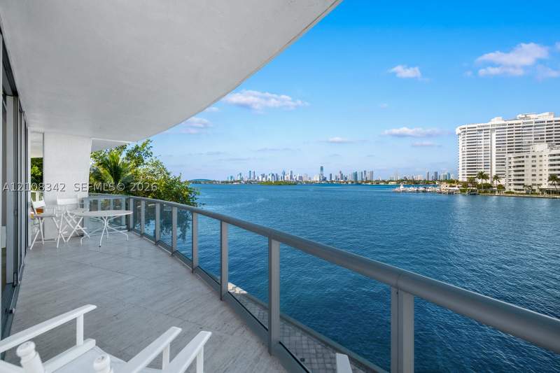 3 bedroom Condominium at 1470 16th St 301, Capri South Beach Condo, Miami Beach — photo 3