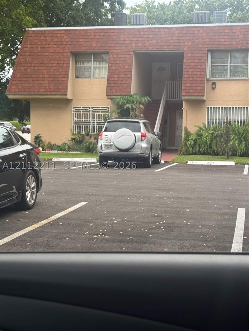 1 bedroom Condominium at 200 NW 107th Ave 201, Laguna Club East Condo, Miami — photo 2