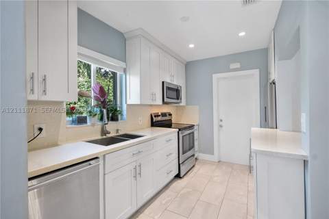 740 NE 112th St, Biscayne Park FL - photo 11 of 24