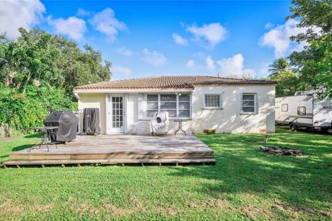 740 NE 112th St, Biscayne Park FL - photo 20 of 24