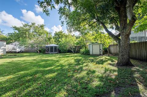 740 NE 112th St, Biscayne Park FL - photo 22 of 24