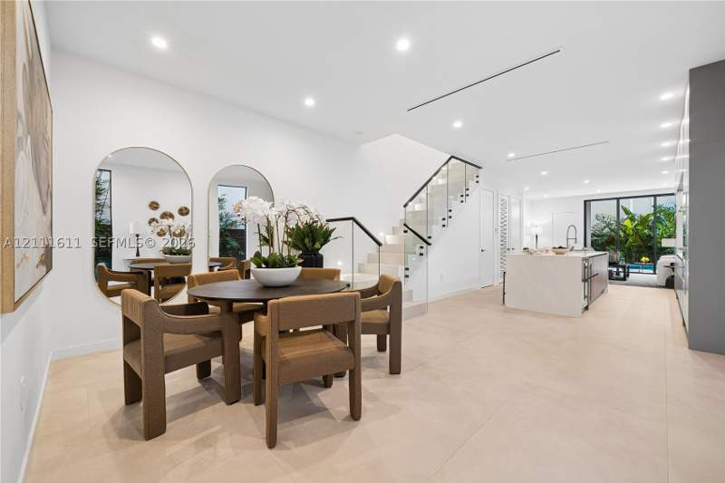 4 bedroom Townhouse at 3030 Shipping Ave, Pent Homestead, Miami — photo 5