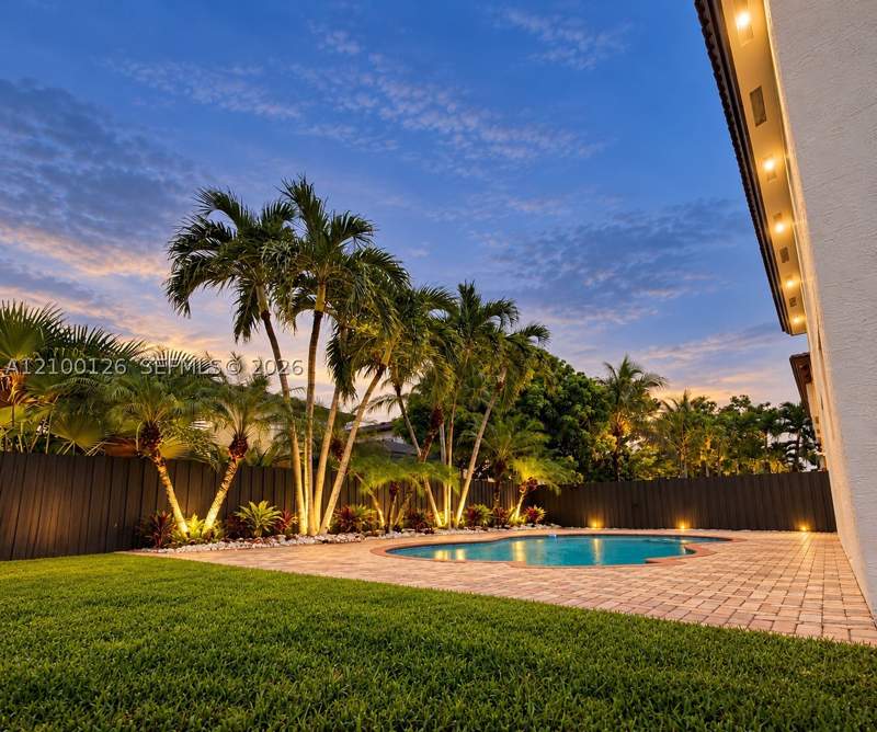 5 bedroom SingleFamilyResidence at 15813 SW 140th St, Milon Venture, Miami — photo 5
