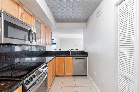 2977 Mcfarlane Rd 9, Miami FL - photo 6 of 42