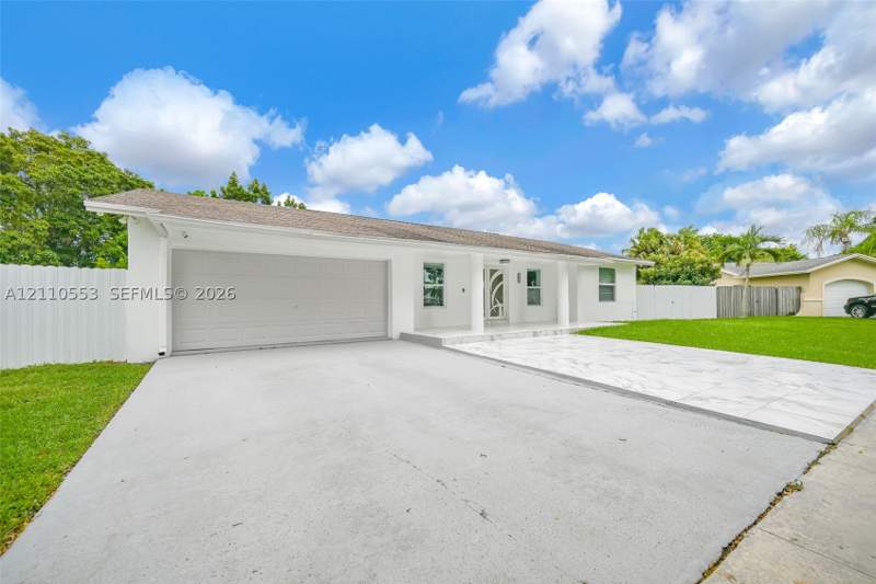 5 bedroom SingleFamilyResidence at 16611 SW 108th Ct, El Alamo Sub, Miami — photo 4