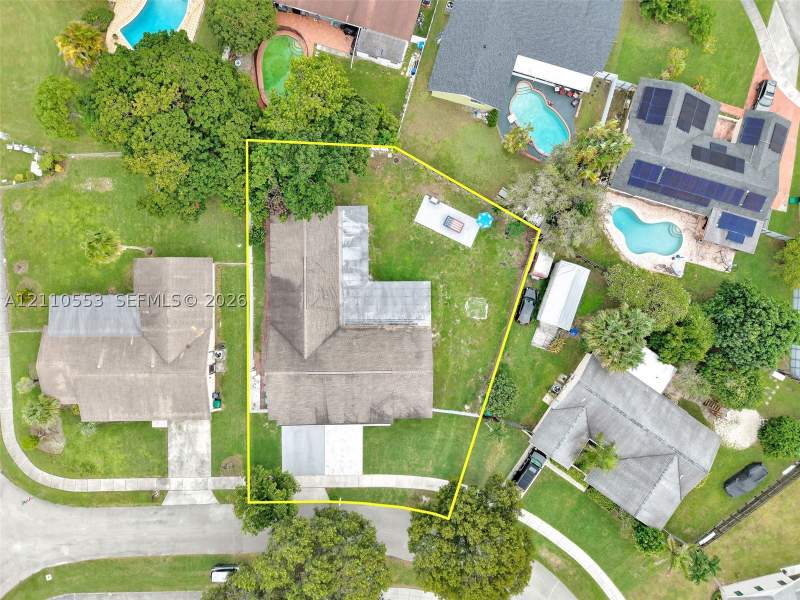 5 bedroom SingleFamilyResidence at 16611 SW 108th Ct, El Alamo Sub, Miami — photo 5