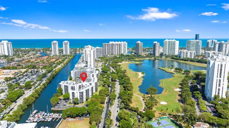 2 bedroom Condominium at 3401 N Country Club Dr 311, Ensenada Condo Bldg E-Ii, Aventura — photo 2