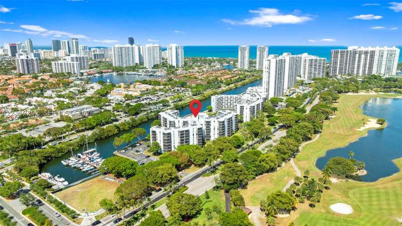2 bedroom Condominium at 3401 N Country Club Dr 311, Ensenada Condo Bldg E-Ii, Aventura — photo 3