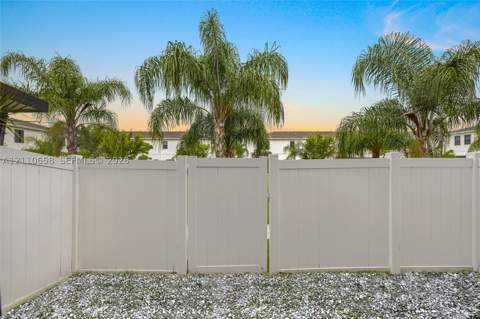 1150 SW 6th Ave, Florida City FL - photo 16 of 52