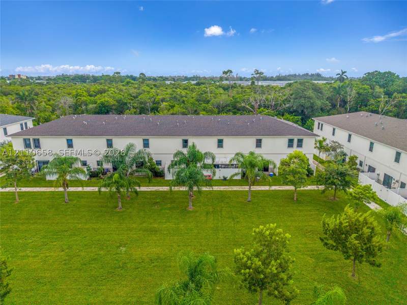 3 bedroom Townhouse at 1150 SW 6th Ave, Regal Palm Subdivision, Florida City — photo 4