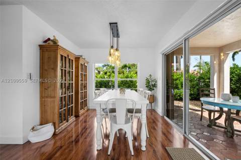 10217 NW 56th St, Doral FL - photo 10 of 44