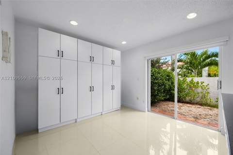 10217 NW 56th St, Doral FL - photo 14 of 44