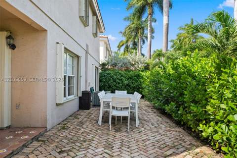 10217 NW 56th St, Doral FL - photo 21 of 44
