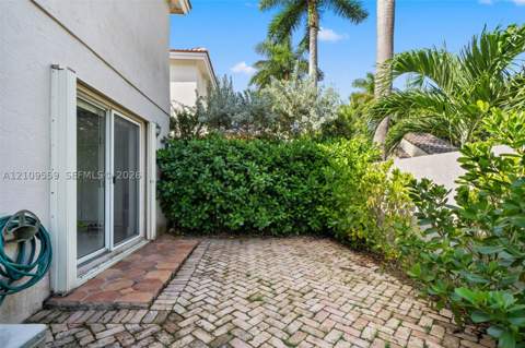 10217 NW 56th St, Doral FL - photo 24 of 44