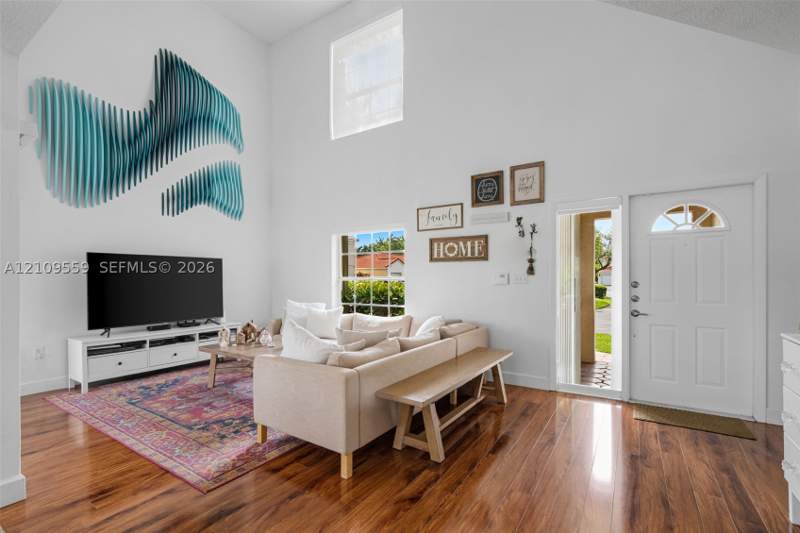 3 bedroom SingleFamilyResidence at 10217 NW 56th St, Doral Palms, Doral — photo 5