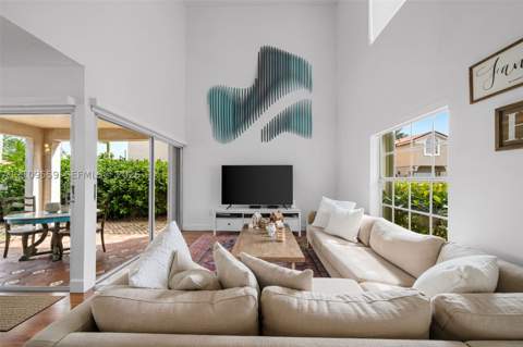 10217 NW 56th St, Doral FL - photo 7 of 44