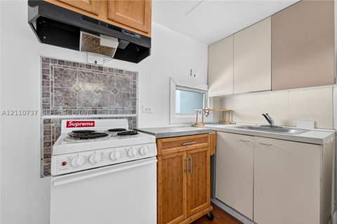 2221 NE 136 Ln, North Miami Beach FL - photo 7 of 18